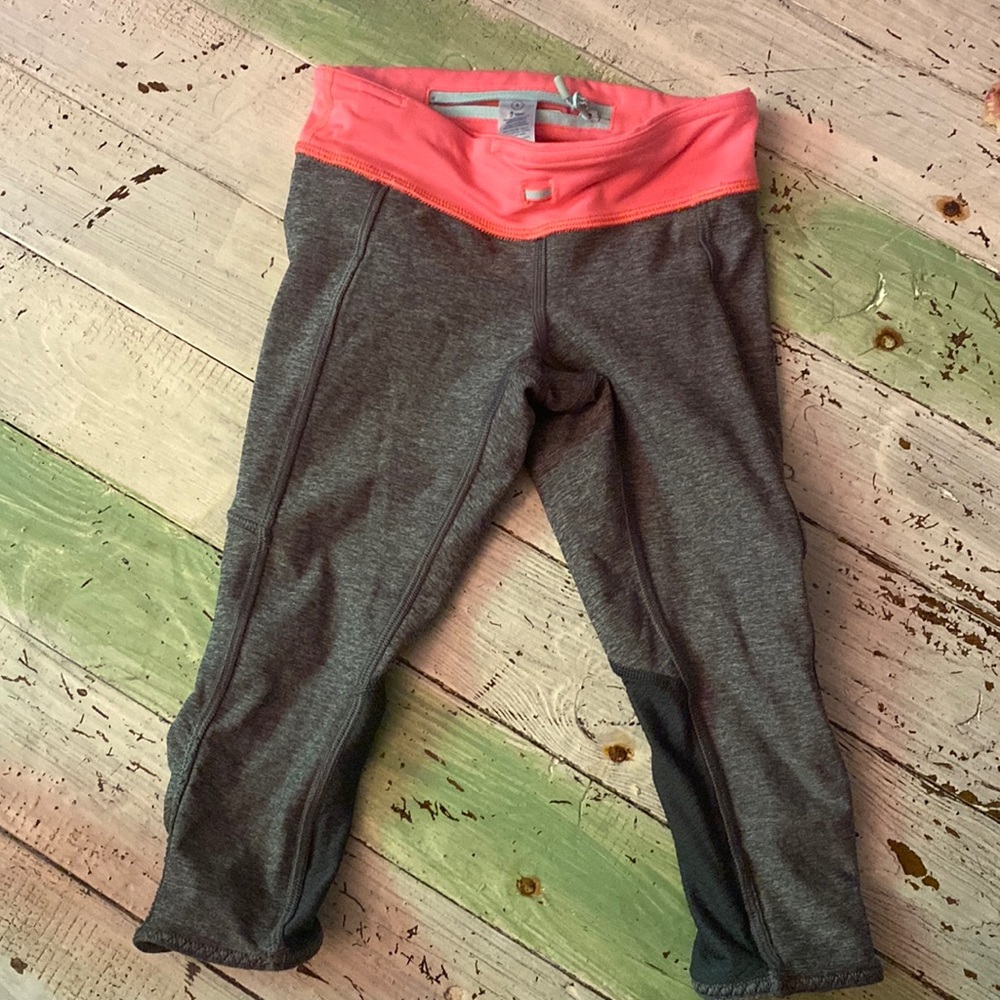Lululemon IVIVVA girls capri leggings size 6
